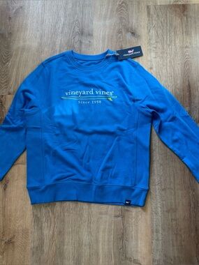 New Vineyard vines youth crew neck